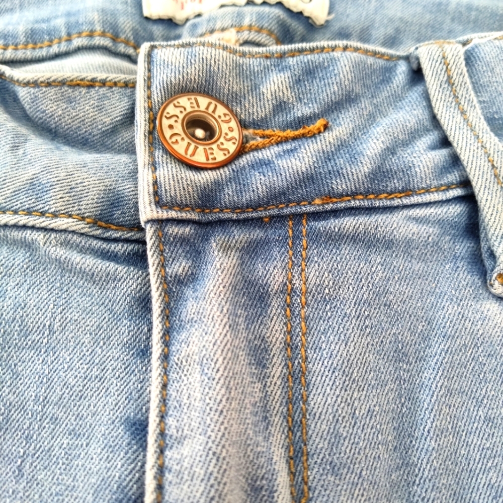 Guess denim capris